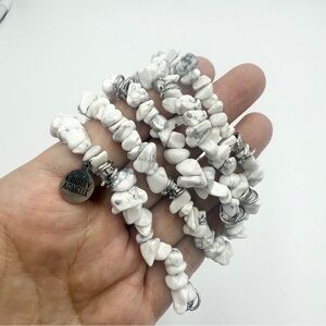 Kinsley Armelle White Howlite Gemstone Chip Stretch Bracelet-5 piece set